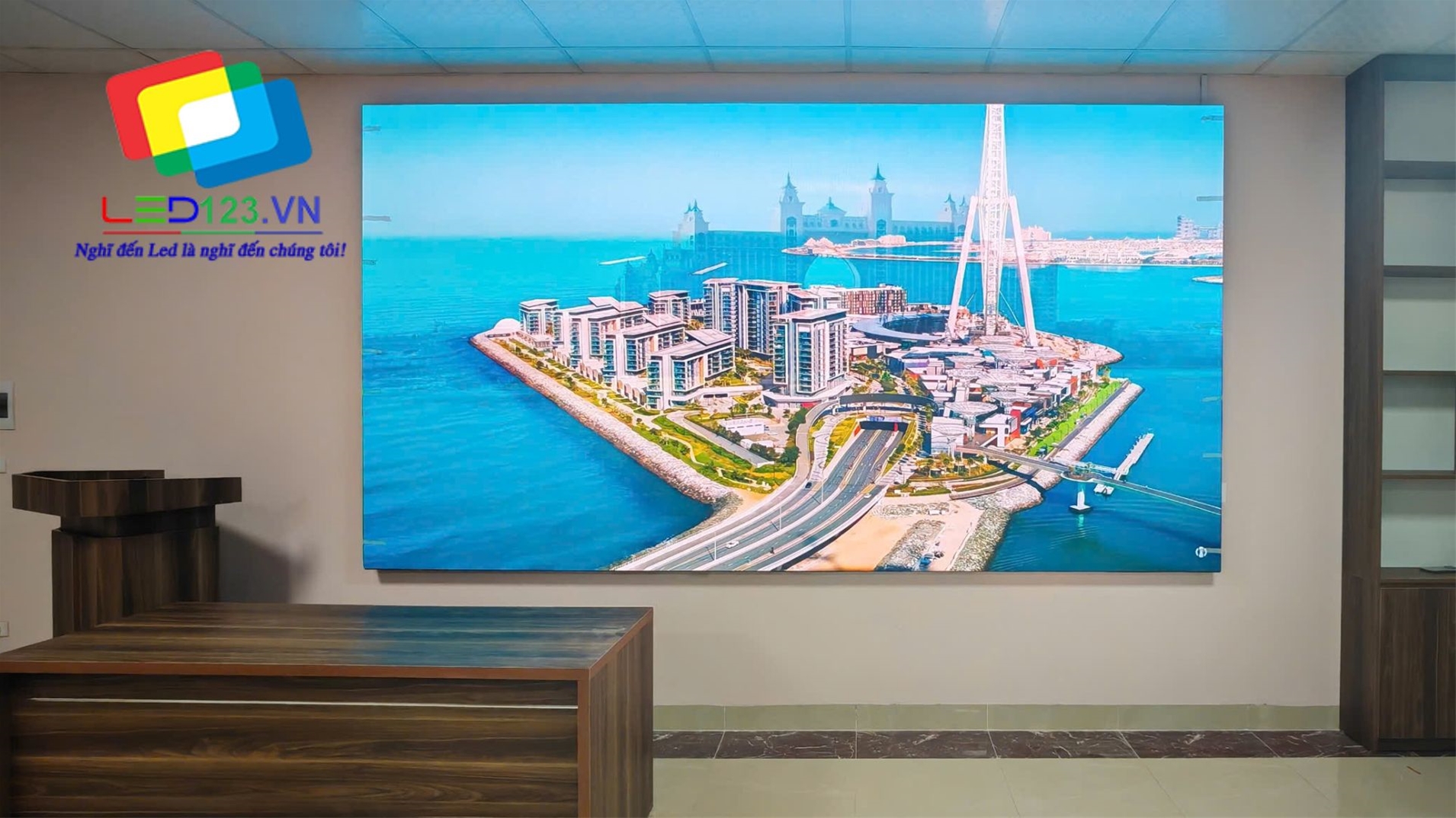 Màn hình LED có độ sáng vượt trội, màu sắc sống động