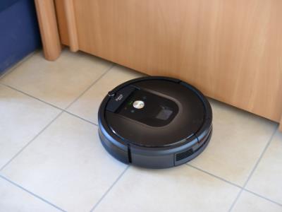 Làm thế nào robot hút bụi có thể tự tìm đường và dọn sạch từng ngóc ngách trong nhà?